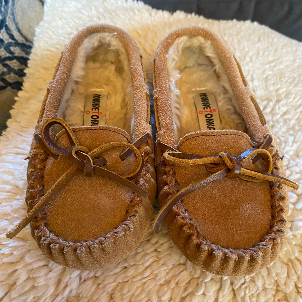 Minnetonka slippers toddler size 8-Brand New!